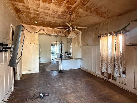 4th image of 1129 E Nevada Avenue
