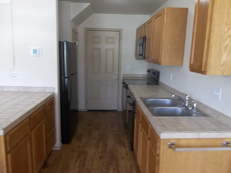 2318C Sailing Way N — Photo 3
