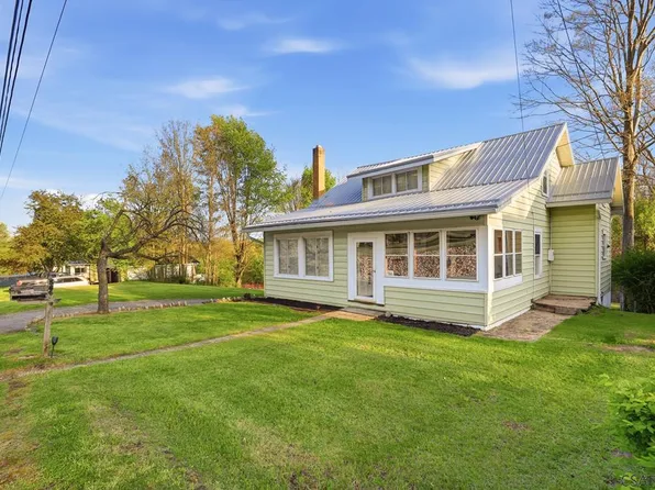 586 Ragers Hill Rd, South Fork, PA 15956