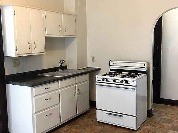 3rd image of 5118 S Packard Ave #Uf