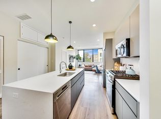 3415 N Ashland Ave #111, Chicago, IL 60657