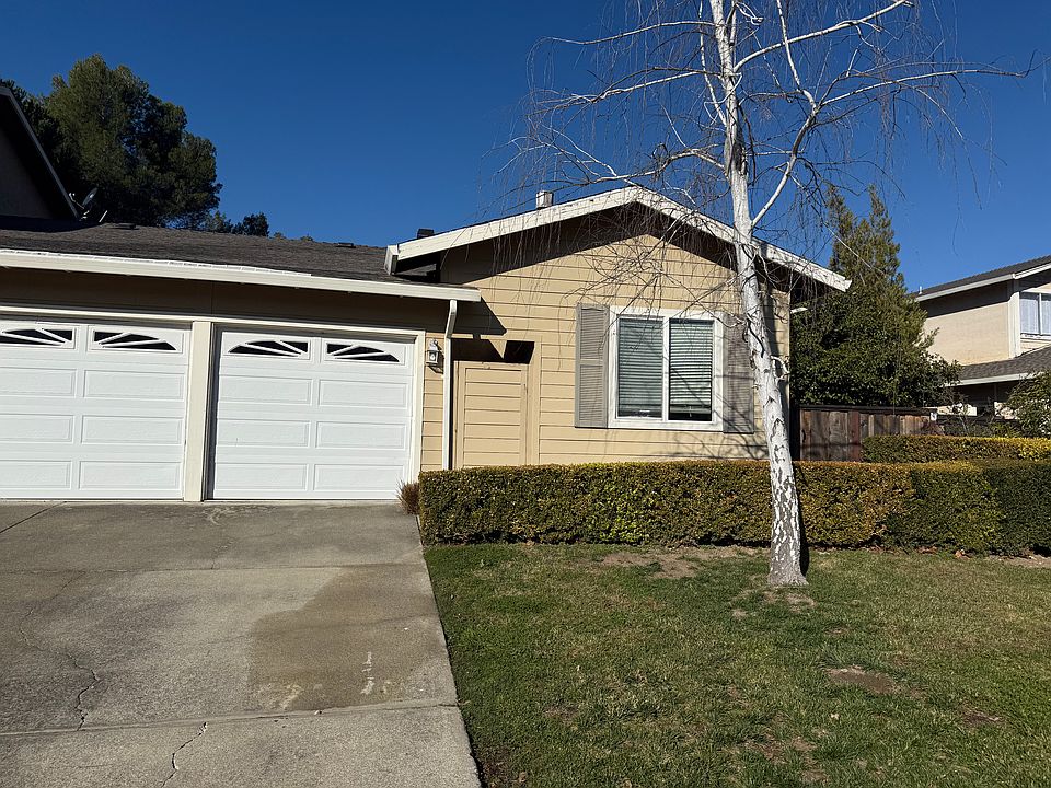 1st image of 377 James Bowie Ct