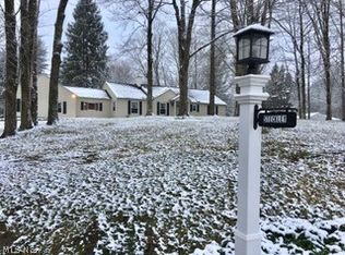 9725 Sylvanhurst Ln, Chesterland, OH 44026