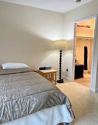 2nd image of 1121 Arlington Blvd APT 516