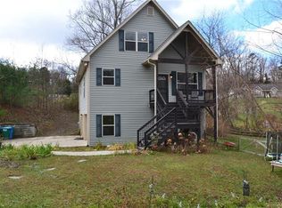 30 N Willow Brook Dr, Asheville, NC 28806