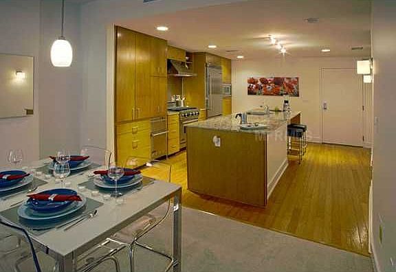 3rd image of 1120 E Kennedy Blvd Unit 514