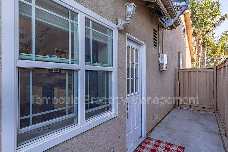 1 bed, 1.0 bath, 620 sqft, $1,600 — Photo 2