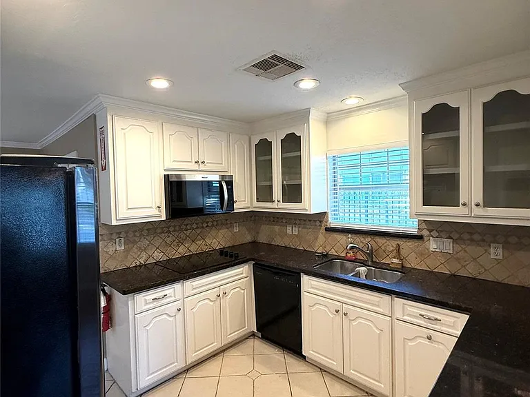 5811 McKnight St — Photo 12