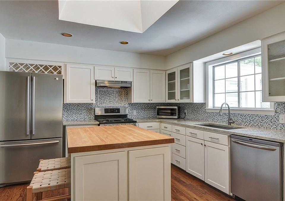 1st image of 4034 Highgrove Dr