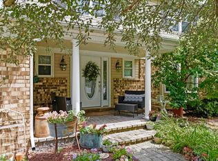 2981 Armstrong Dr, Lake Orion, MI 48360