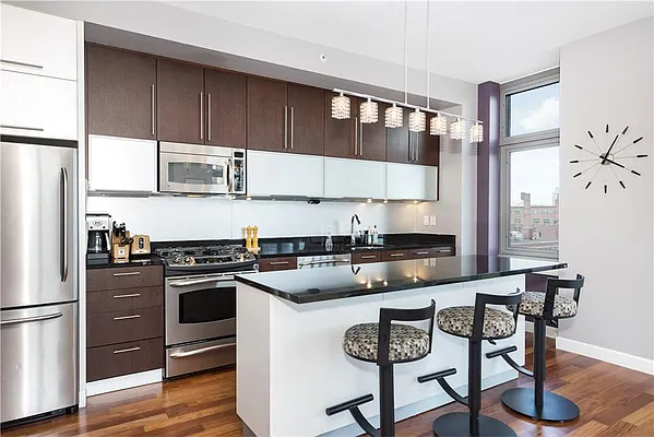 Rented by R New York | media 16