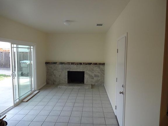 4th image of 1592 McGinness Ave