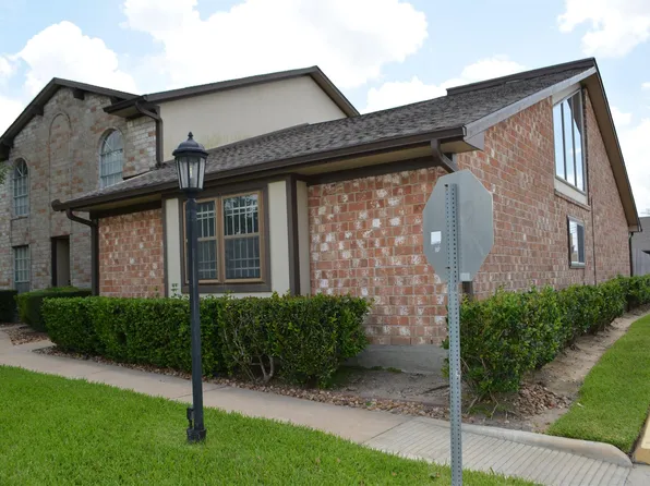 11526 S Kirkwood Rd, Stafford, TX 77477