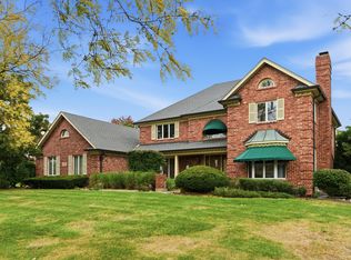 8261 Lake Ridge Dr, Burr Ridge, IL 60527