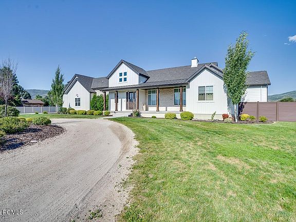 2nd image of 1271 S Red Filly Rd