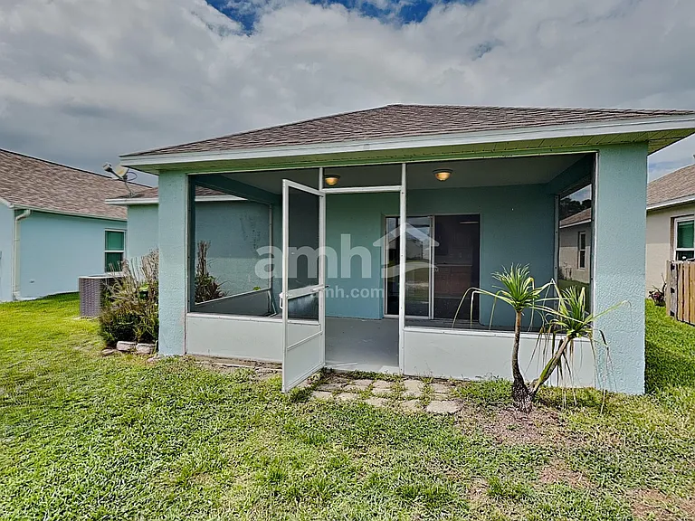 2056 Redwood Cir NE — Photo 16