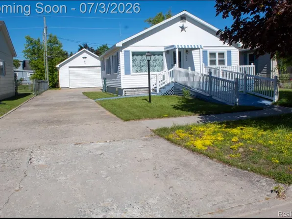 282 N June St, Alpena, MI 49707