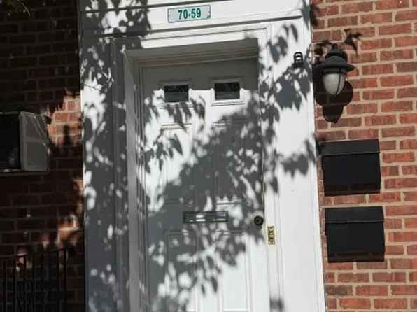 70-59 260th St #1, Glen Oaks, NY 11004
