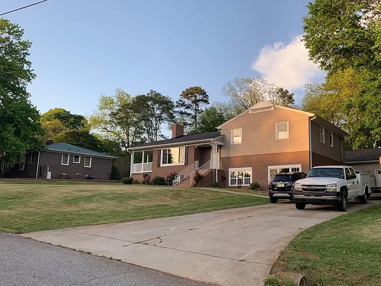 103 Hermitage Rd — Photo 1
