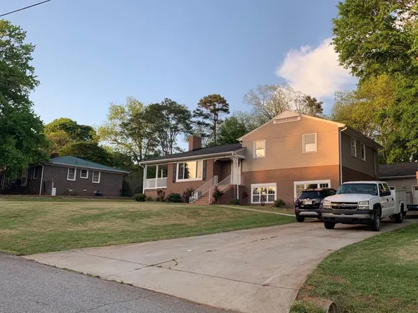 103 Hermitage Rd, Greenville, SC 29615