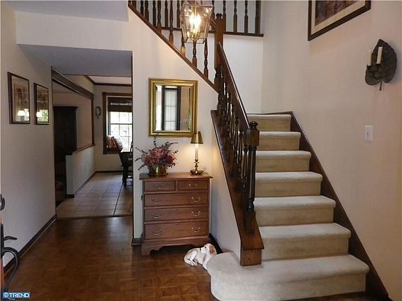 3rd image of 25 Harwood Dr