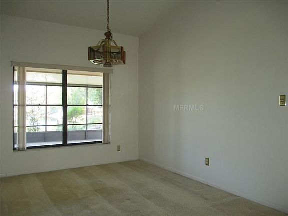 4th image of 15905 Country Pl