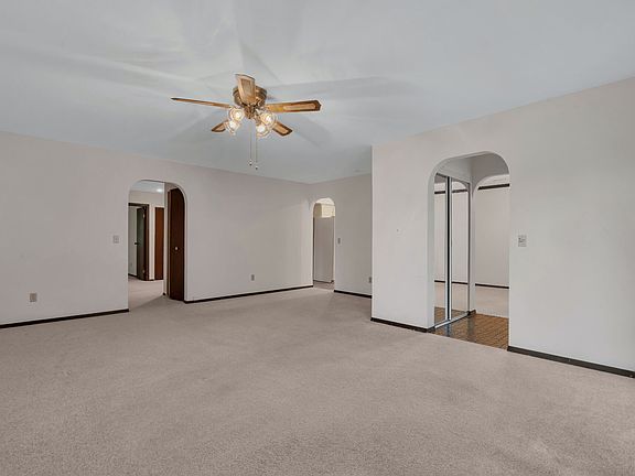 3rd image of 73 Garden Dr