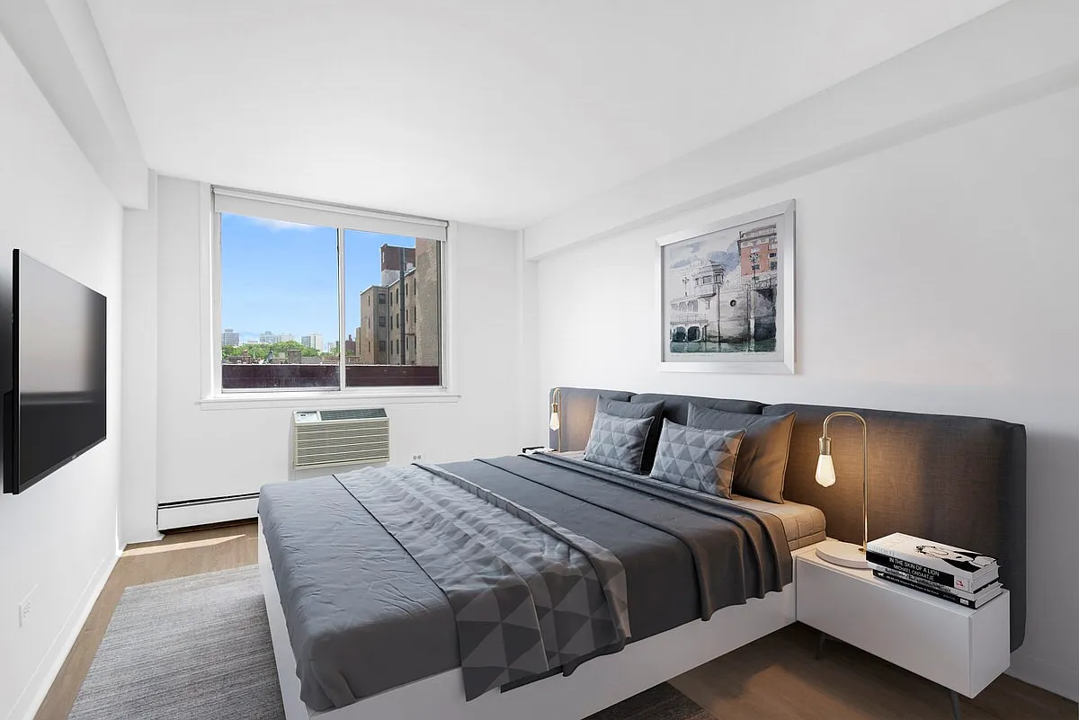 515 W. Barry — Photo 1