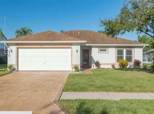 386 Fountainview Cir, Oldsmar, FL 34677