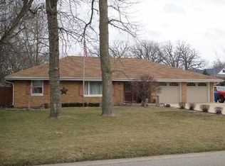 802 S 3rd St, Watseka, IL 60970