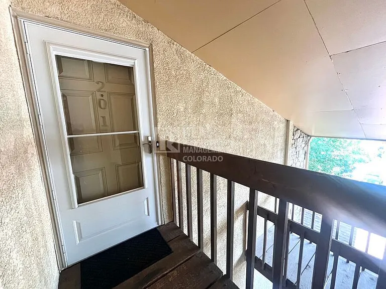 918 Tenderfoot Hill Rd #201 — Photo 3
