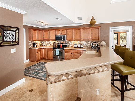5th image of 332 Tequesta Dr