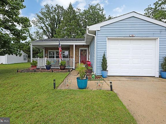 2nd image of 12 Farrington Ct