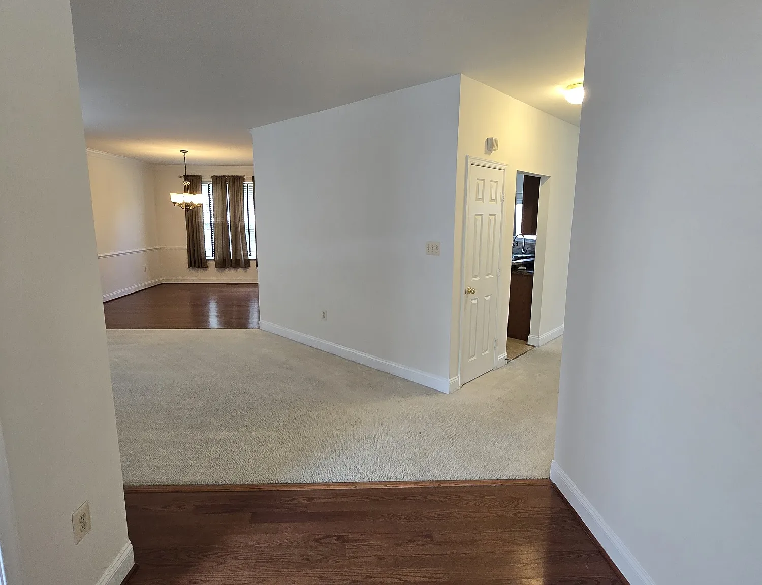 4 bed, 2.5 bath, 2748 sqft, $3,195 — Photo 4