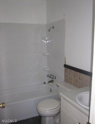 5th image of 2119 Chestwood Dr