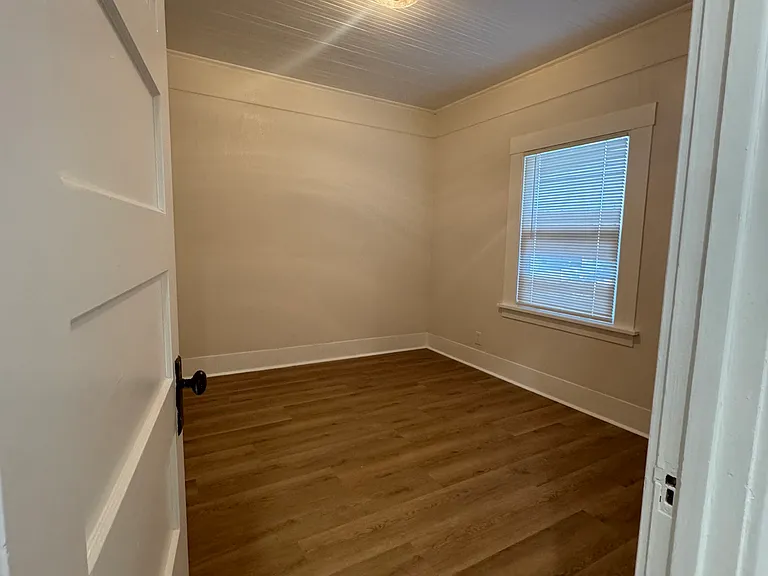 338 Garretson Ave — Photo 3