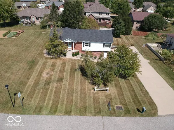 1050 E Tara Rd, Greensburg, IN 47240