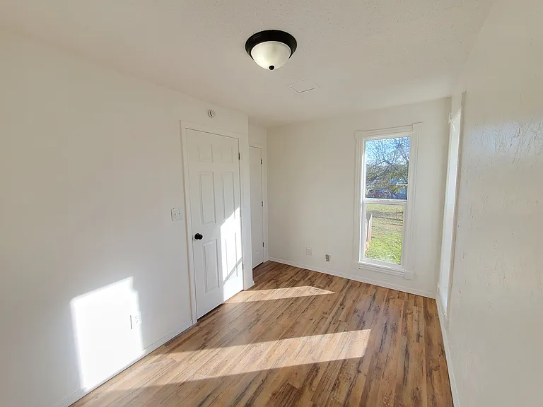 702 S Drexel St #C — Photo 8