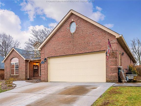 3rd image of 130 Candlewyck Dr
