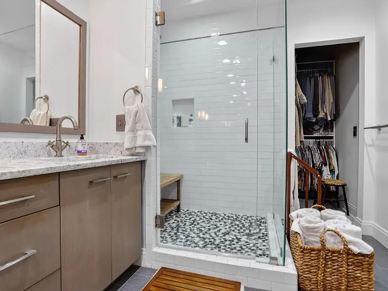 905 Juniper St NE #403 — Photo 11