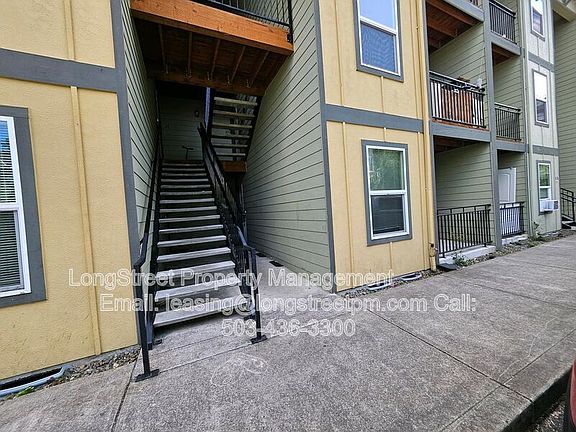 2nd image of 300 SE 148th Ave APT 6