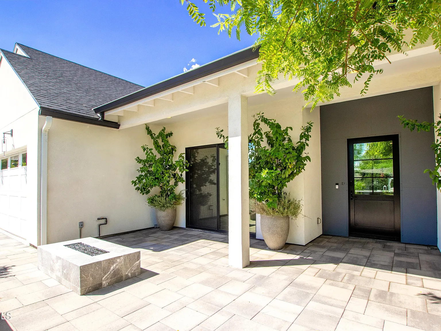 5 bed, 5.5 bath, 4647 sqft, $25,000 — Photo 4