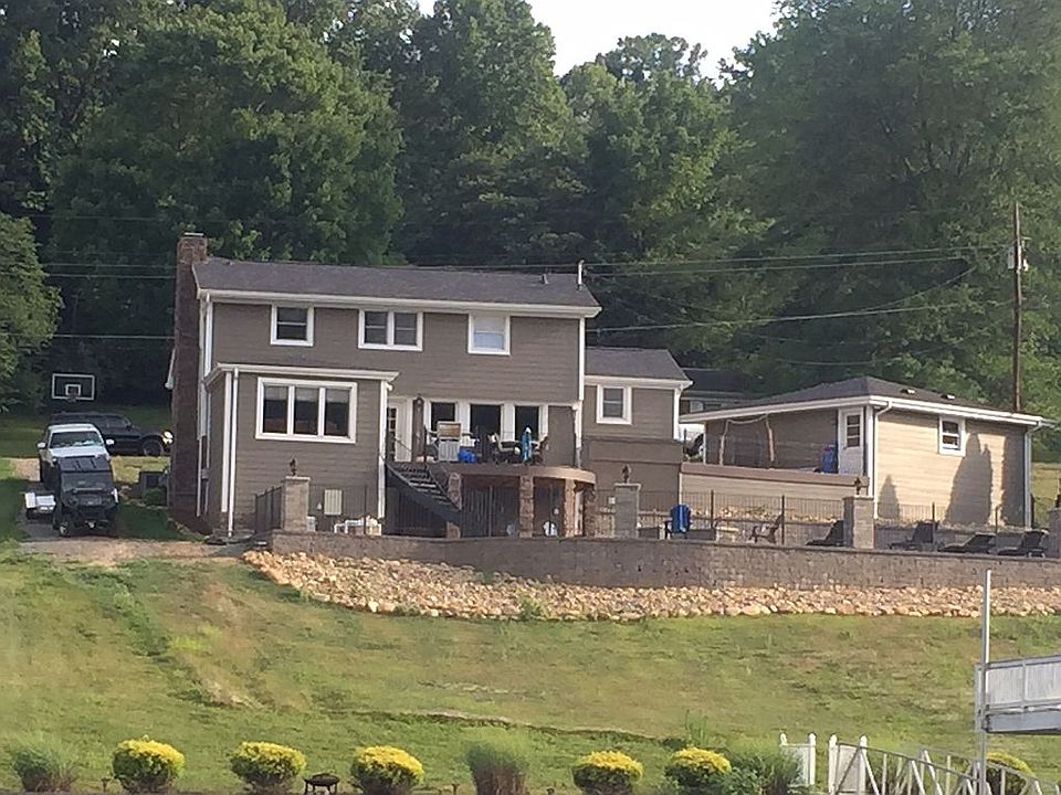 1st image of 3525 Lakeshore Dr