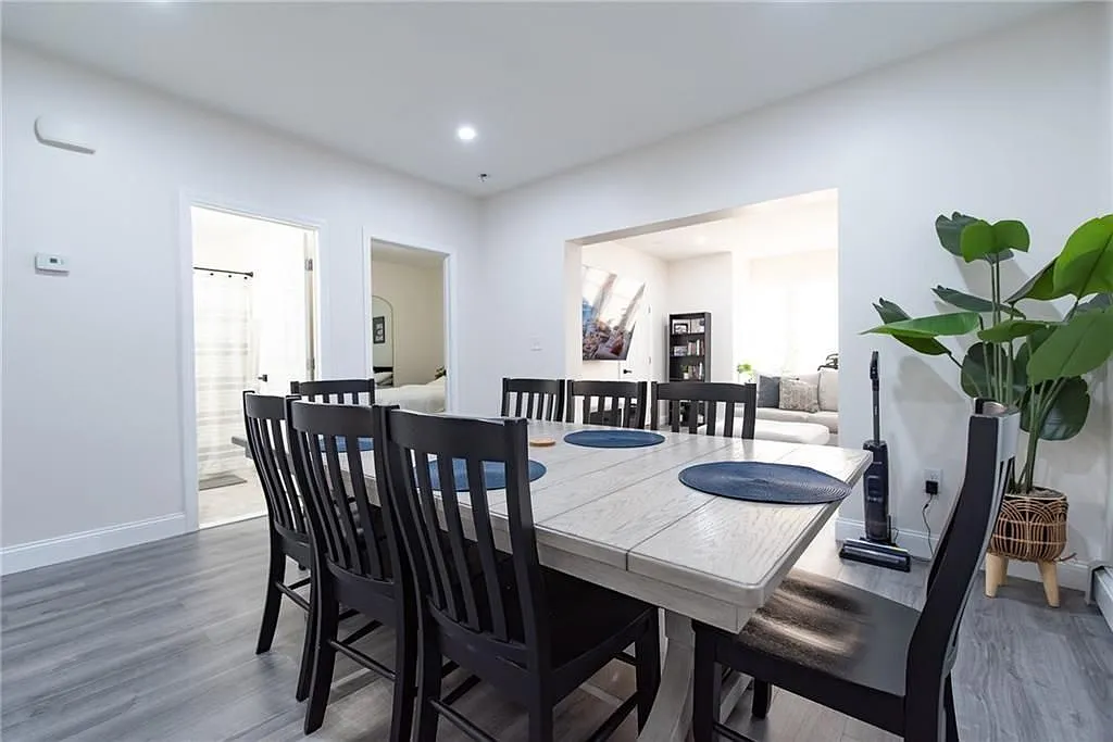 2 bed, 1.0 bath, 1140 sqft, $2,000 — Photo 4