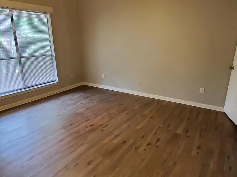 1404 Gause Blvd #6 — Photo 2