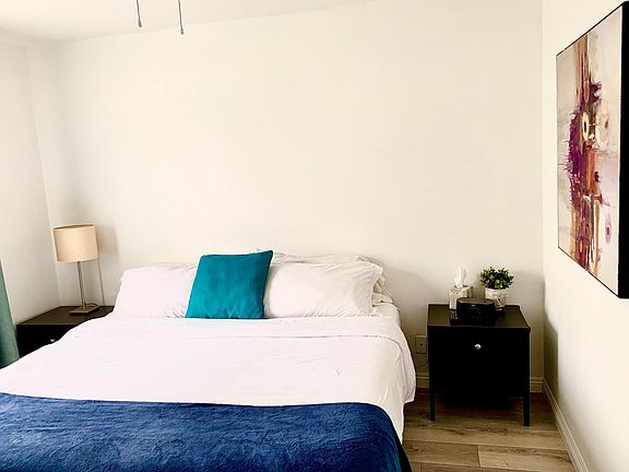 2nd image of 11913 Weir St