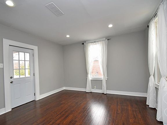 5th image of 51 Shadybrook Dr