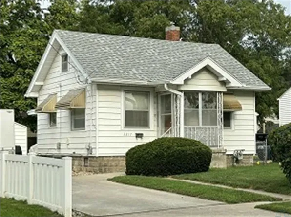 2217 S Alice St, Sioux City, IA 51106