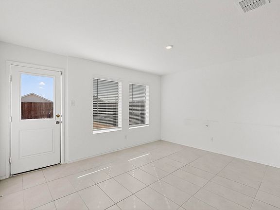 4th image of 161 Boxberry Way