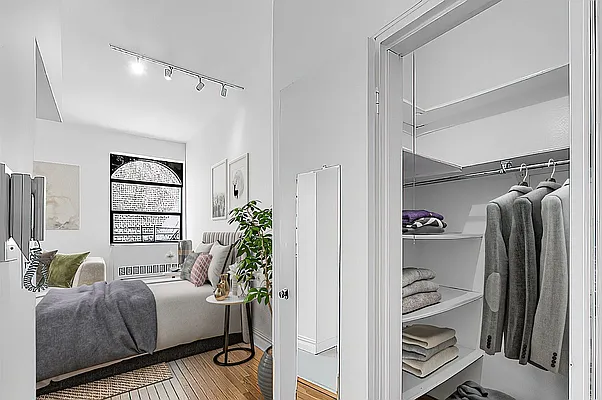 Rented by REAL New York | media 25